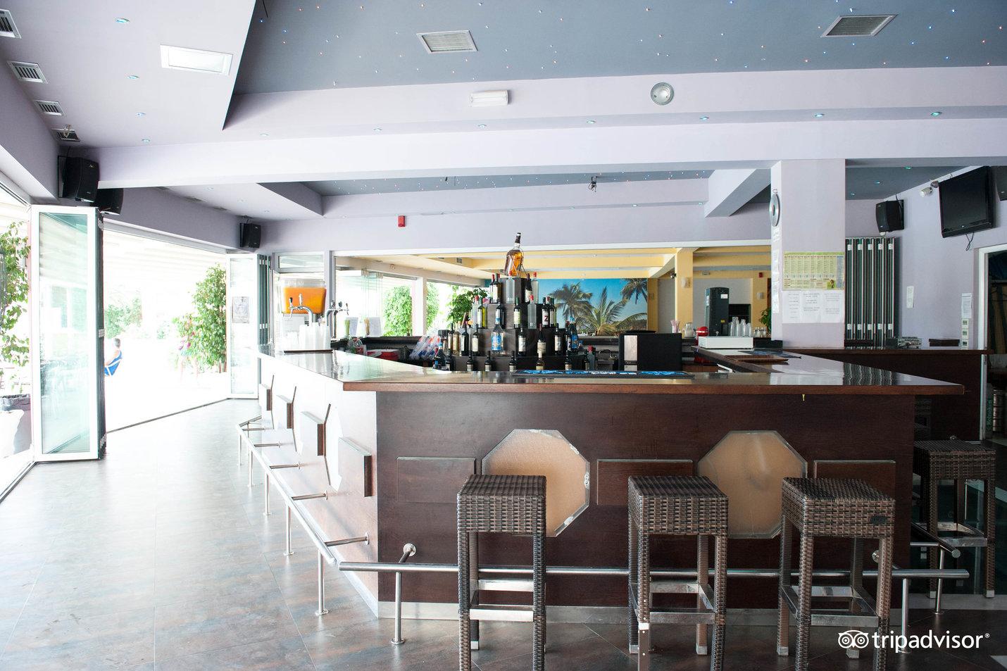 Majestic Hotel & Spa Laganas Exterior photo